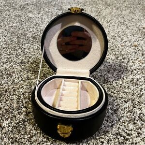 Budd leather travel jewelry case